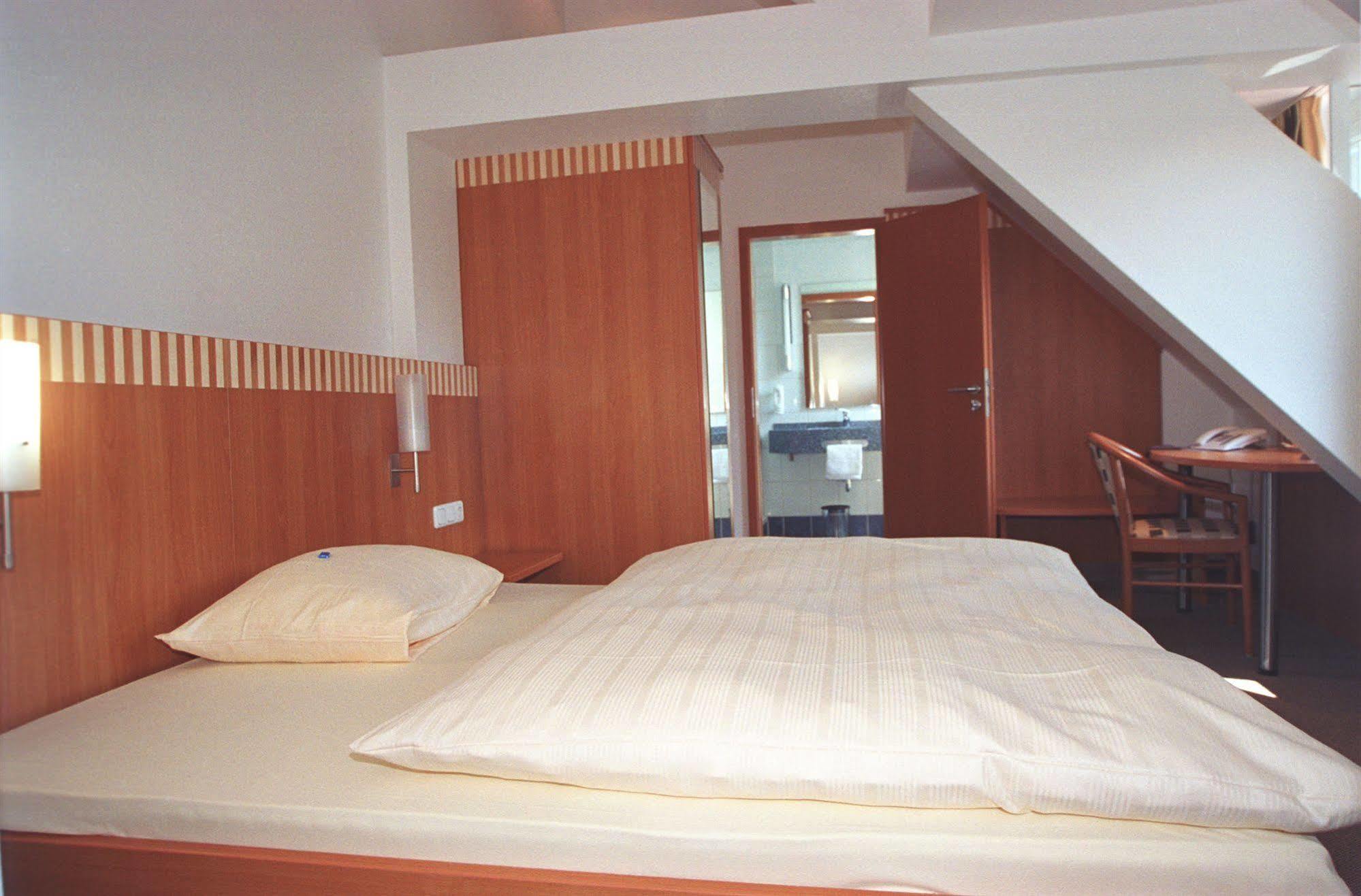 Parkhotel Schillerhain Kirchheimbolanden Dış mekan fotoğraf