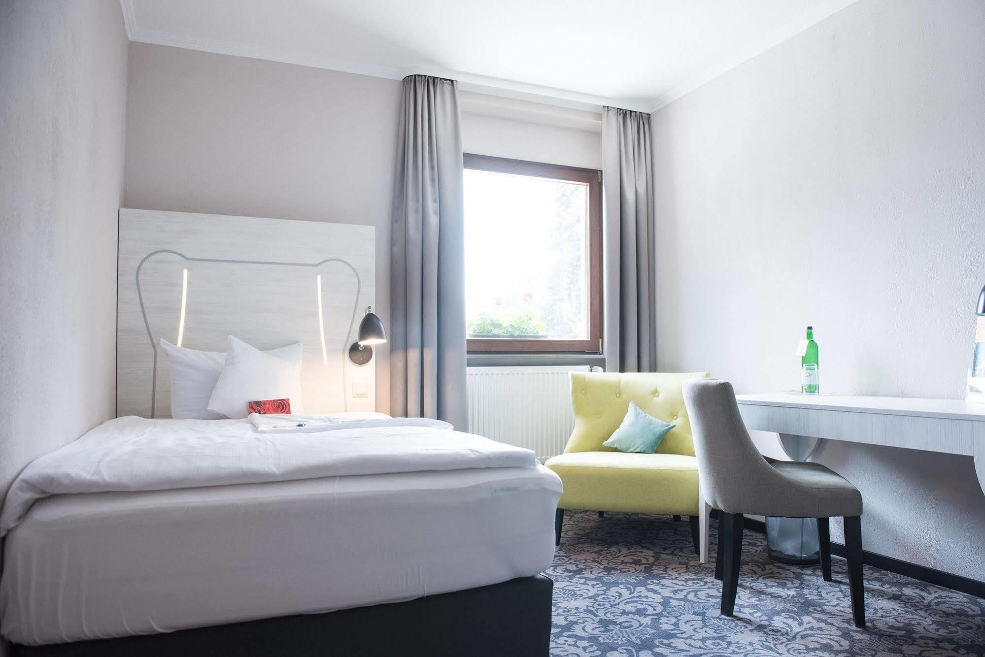 Parkhotel Schillerhain Kirchheimbolanden Dış mekan fotoğraf